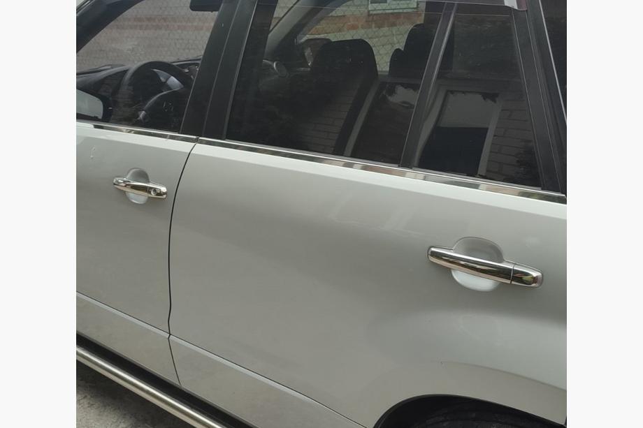 Suzuki Grand Vitara 2005–2017 Nerezové kryty klik (5 ks, bez otvoru pro čip) Image