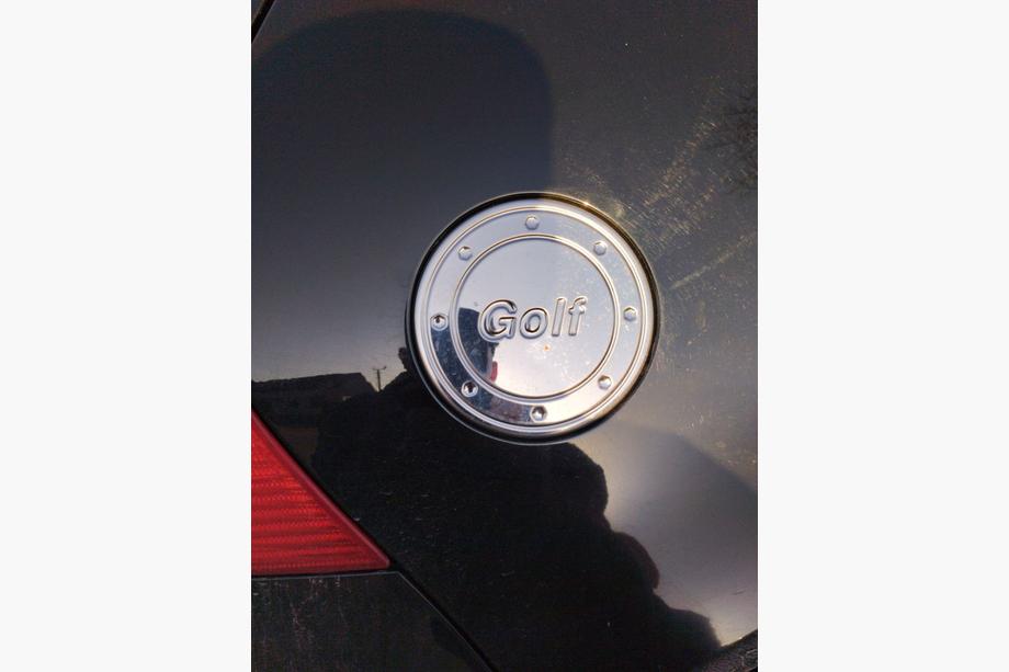 Volkswagen Golf 4 1997–2006 Nerezový kryt dvířek palivové nádrže Image