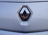 Renault Megane II 2004–2009 Přední znak (128 mm × 105 mm, Turecko) fotografie 2