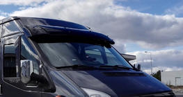 Ford Transit 2000–2014 Sluneční kšilt na čelní sklo (černý lesk, 5 mm) fotografie 13