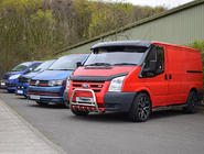 Ford Transit 2000–2014 Sluneční kšilt na čelní sklo (černý lesk, 5 mm) fotografie 17