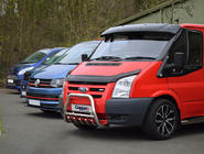 Ford Transit 2000–2014 Sluneční kšilt na čelní sklo (černý lesk, 5 mm) fotografie 18