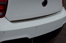 BMW řada 1 F20/F21 2011–2019 Nerezová lišta na hranu víka kufru fotografie 6