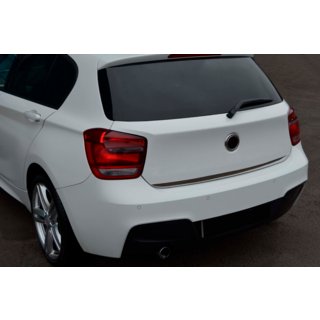 Nerezová lišta na hranu víka kufru BMW řada 1 F20/F21 2011–2019 fotografie 1