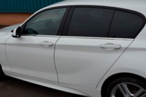 BMW řada 1 F20/F21 2011–2019 Okenní lišta (nerezová) fotografie 10