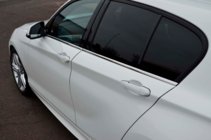 BMW řada 1 F20/F21 2011–2019 Okenní lišta (nerezová) fotografie 7
