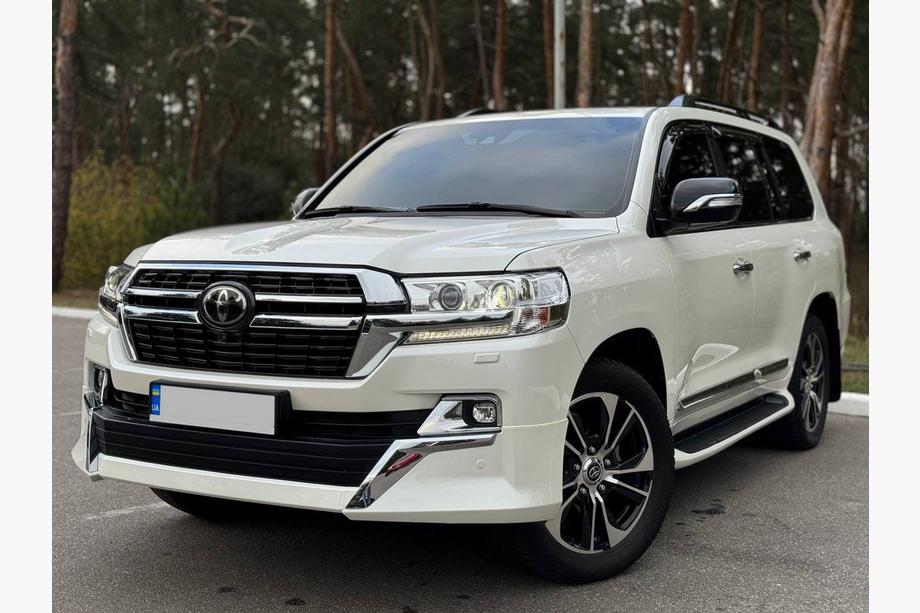 Toyota Land Cruiser 200 2007–2021 Přední lip spoiler 2016↗ (Executive 2021) Fotografie 3