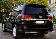 Toyota Land Cruiser 200 2007–2021 Zadní difuzor s chromem 2016-2021 (Executive 2019/2021) Bílá barva fotografie 3