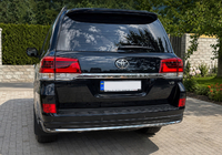 Toyota Land Cruiser 200 2007–2021 Zadní difuzor s chromem 2016-2021 (Executive 2019/2021) Bílá barva fotografie 2
