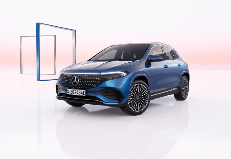 Recenze Mercedes-Benz EQA: facelift crossoveru