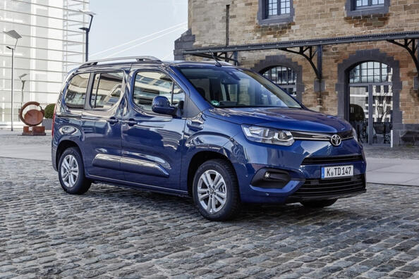 Recenze Toyota Proace City Verso: kompaktní minivan pro různé potřeby