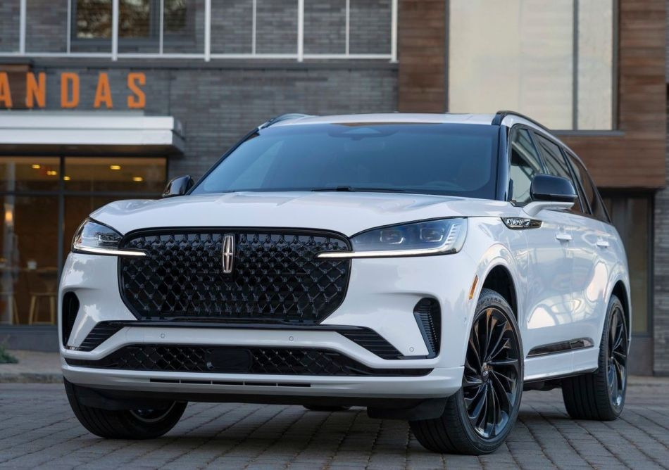 Modernizovaný Lincoln Aviator: přehled výbavy, parametrů a designu