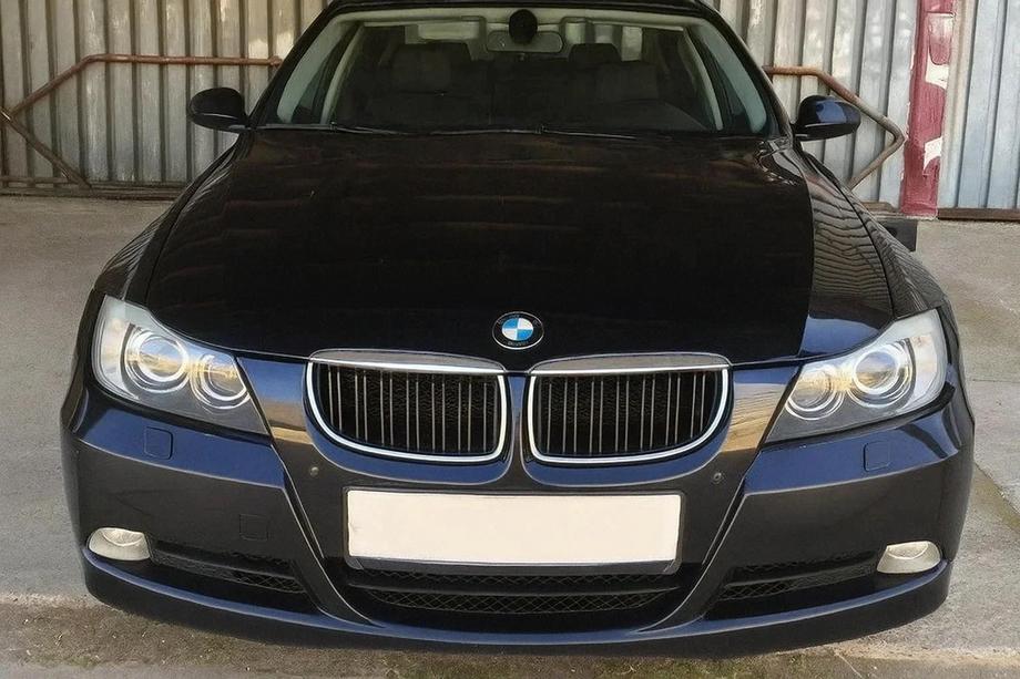BMW řady 3 E90/E91 2005–2011 Mřížky masky (ledvinky) M-Look (pro E-90/91 2005-2008, černý lesk s chromovou obrubou) Image
