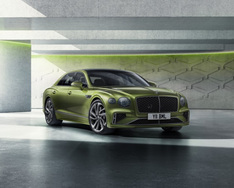 Recenze luxusního sedanu Bentley Flying Spur 2025
