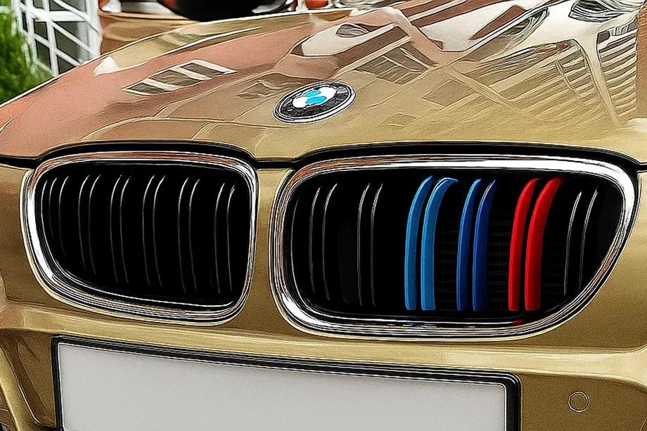 BMW řada 3 E92/E93 2006–2013 Ledvinky M-Look (pro 2005-2009, M-Color s chromovým rámečkem) Image