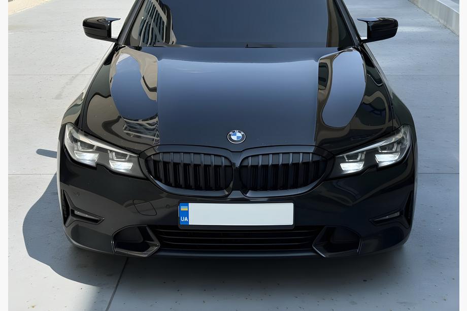 BMW řada 3 G20/G21 2018– Ledvinky 1 Bar (2018-2022, černý lesk) S přípravou pro kameru Image