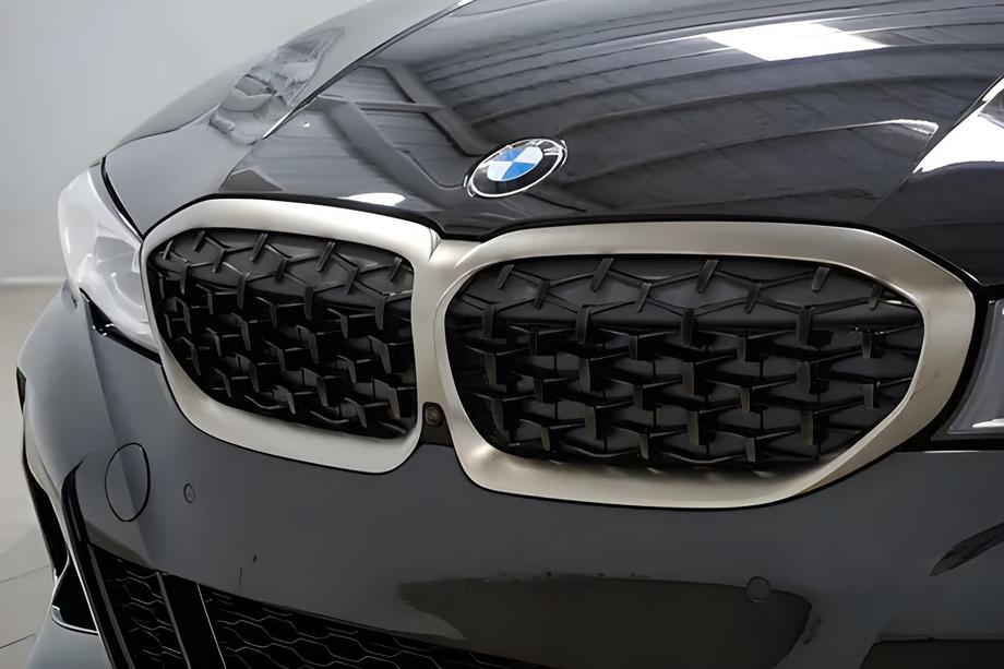 BMW řada 3 G20/G21 2018– Ledvinky Diamond Black (2018-2022, chromový rámeček) Image