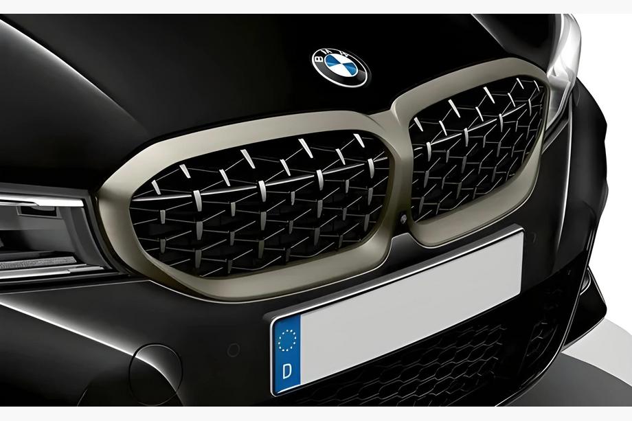 BMW řada 3 G20/G21 2018– Ledvinky Diamond Silver (2018-2022, matný chromový rámeček) Image