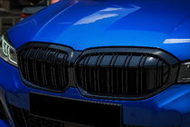 BMW řada 3 G20/G21 2018– Ledvinky M-Look (2022+, lesklá černá) fotografie 1