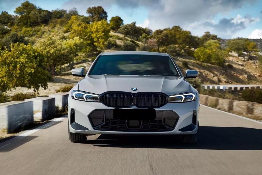 BMW řada 3 G20/G21 2018– Ledvinky 1 Bar (2022+, leskle cerne) Fotografie 1