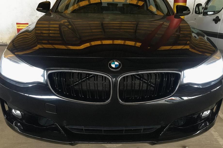 BMW řada 3 F34 2013–2020 Ledvinky M-Look (lesklá černá s chromovým lemem) Image