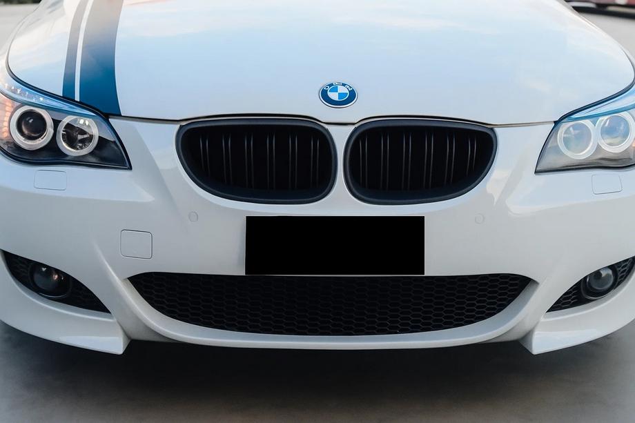 BMW řada 5 E60/E61 2003–2010 Mřížky chladiče (ledvinky) M-Look, černé matné Image