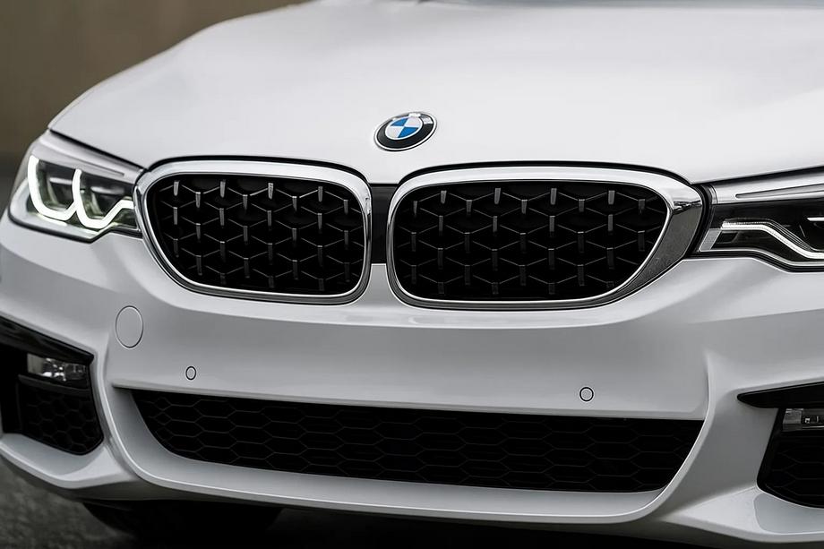 BMW řada 5 G30/G31 2017–2023 Ledvinky Diamond Black V1 (2017-2020, chromový rámeček) Image