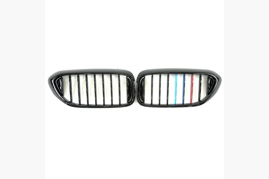 BMW řada 5 G30/G31 2017–2023 Ledvinky (mřížka chladiče) 1 Bar (2017-2020, M-Color) Fotografie 2