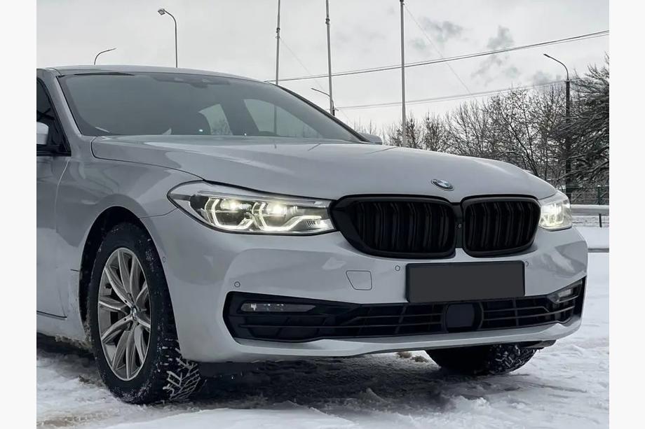BMW řady 6 G32 2017– Ledvinky M-Look (2017-2020, matná černá) Image