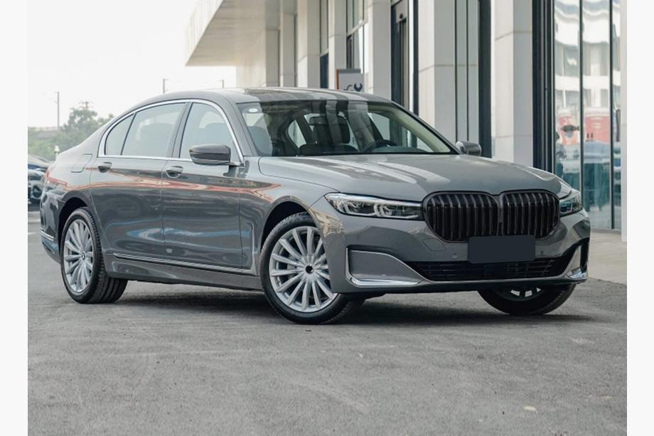 BMW řada 7 G11/G12 2015–2022 Ledvinky 1 Bar (2019-2022, leskle černé) Image