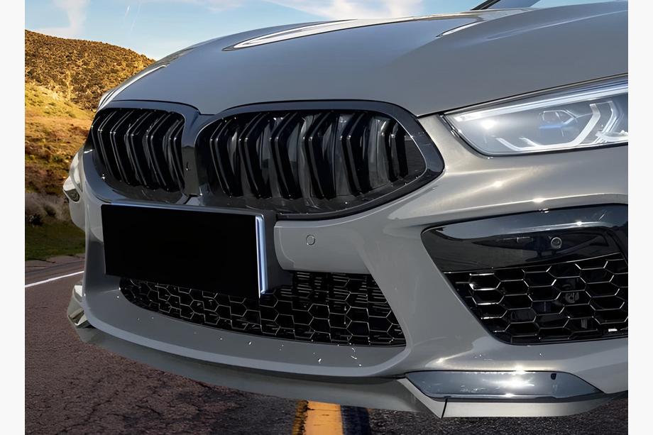 BMW řada 8 G14/G15/G16 2018– Ledvinky M-Look (2018-2022, černý lesk) Fotografie 1