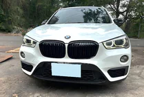 BMW X1 F48 2015–2022 M-Look ledvinky (2015-2019, černý lesk) fotografie 1