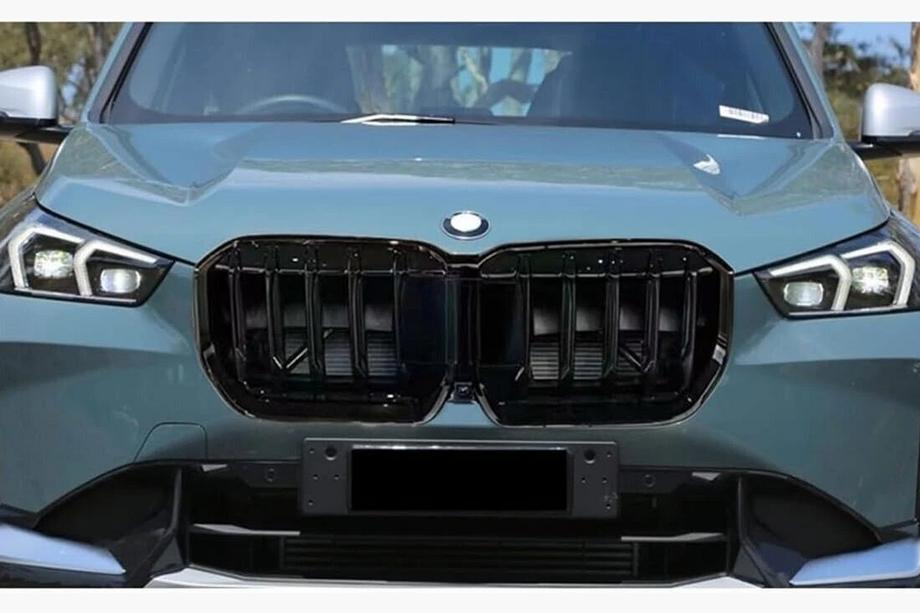BMW X1/iX1 (U11) 2022– Ledvinky 1 Bar (matná černá) Image