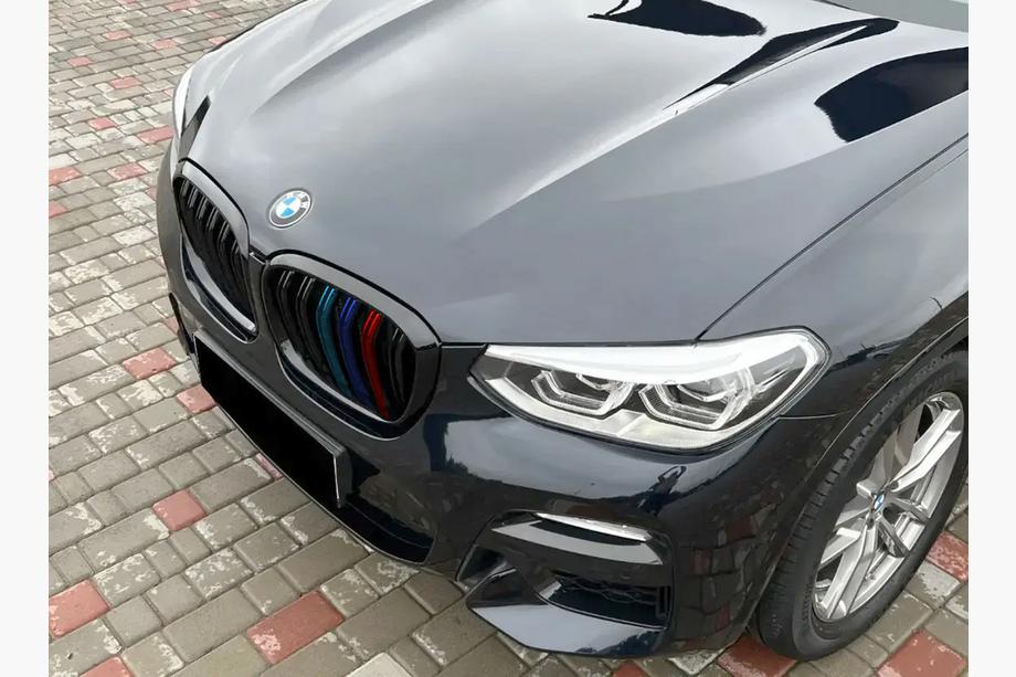 BMW X4 G02 2018– Ledvinky M-Look (2018-2021, M-Color) Image
