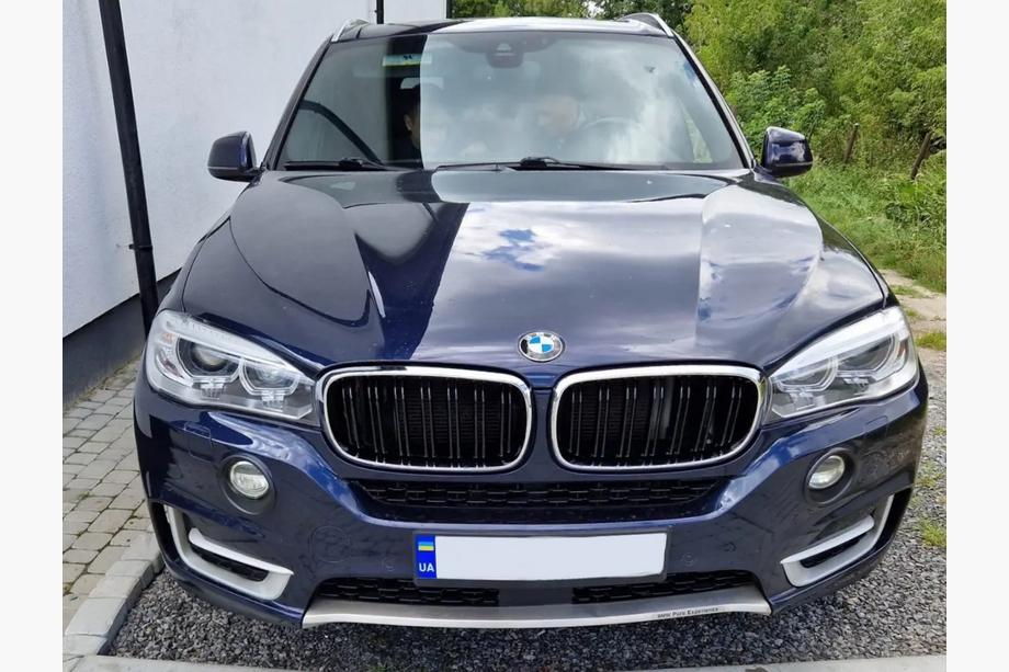 BMW X5 F15 2013–2018 Ledvinky M-Look (lesklá černá s chromovým lemem) Image
