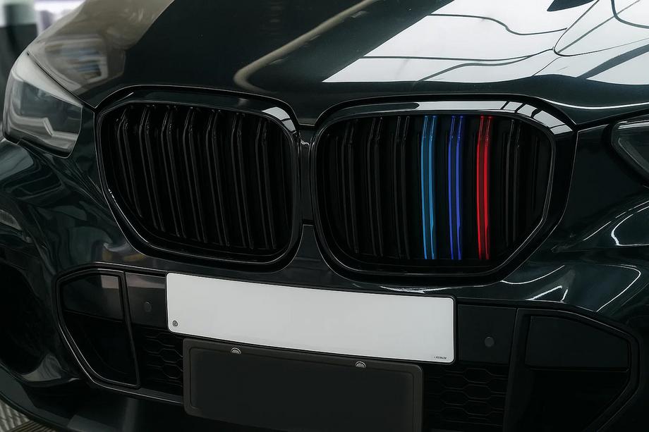 BMW X5 G05 2019–2026 Ledvinky M-Look (2019-2022, M-Color) Image