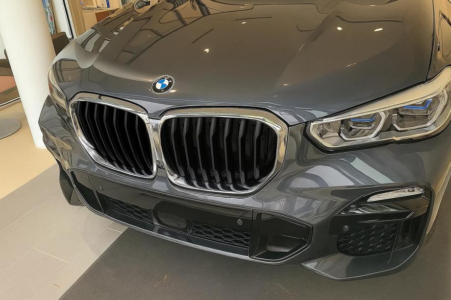 BMW X5 G05 2019–2026 Mřížky ledvinek 1 Bar (2019-2022, černý lesk s chromovým lemem) Image