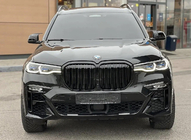 BMW X7 G07 2019– M-Look ledvinky (2019-2022, leskle černé) fotografie 1