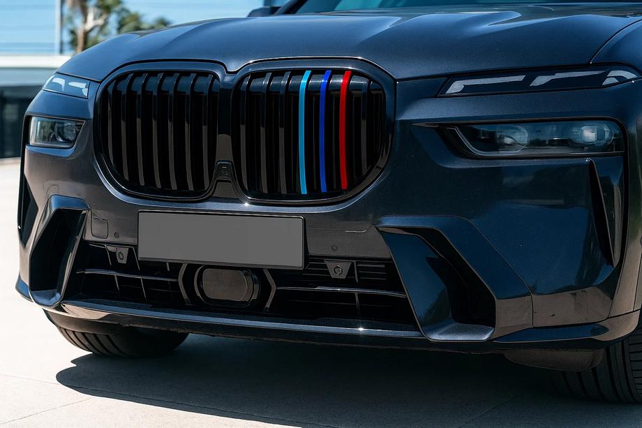BMW X7 G07 2019– Mřížky chladiče 1 Bar (2023+, matná černá) Image