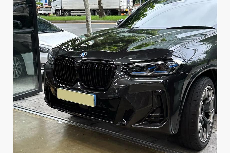 BMW X3 G01 2018– M-Look ledvinky (pro G08i, leskle černé) Image