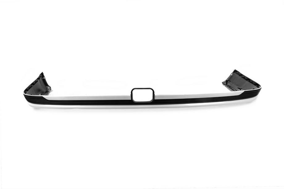 Toyota Land Cruiser 200 2007–2021 Zadní difuzor bez chromu 2016-2021 (Executive 2019/2021, pro tažné zařízení) Bílá barva Fotografie 4