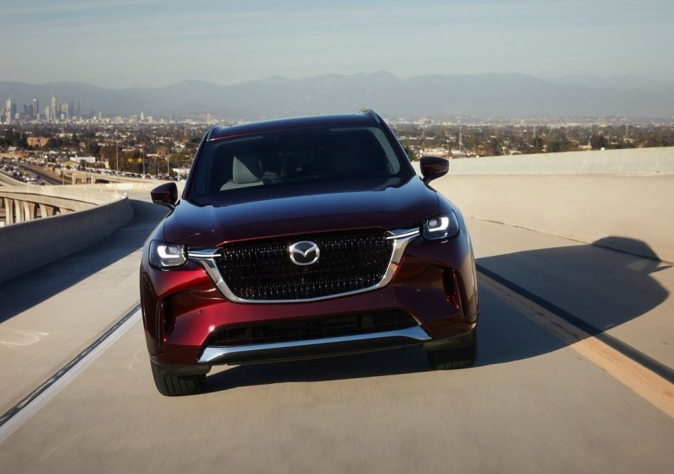 Test třímístného crossoveru Mazda CX-90