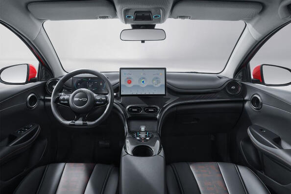Test elektrického hatchbacku BYD e2 Fotografie 5