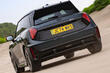 Test elektrického hatchbacku MINI John Cooper Works Electric fotografie 6