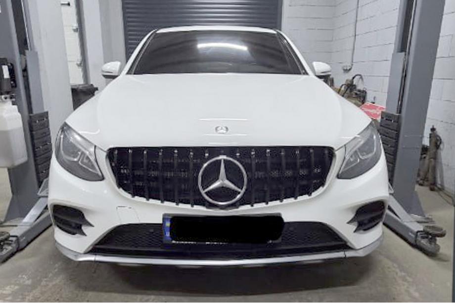 Mercedes GLC X253 2015–2022 Přední maska chladiče GT Panamericana Black (2015-2019) Fotografie 3