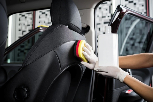 Jak vyčistit autosedačky svépomocí: užitečné tipy