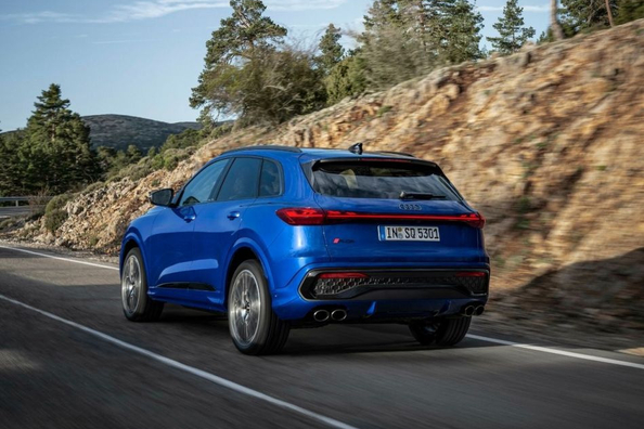 Audi SQ5 III: Přehled sportovního crossoveru nové generace Fotografie 4