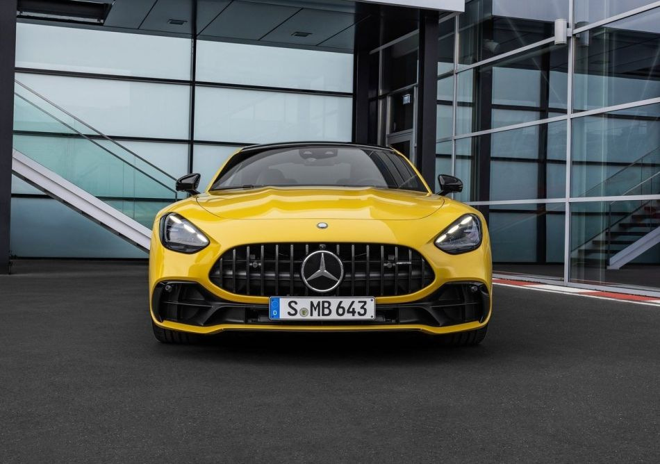 Recenze kupé Mercedes-AMG GT: sportovní síla a elegance