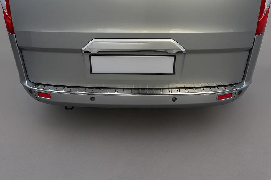 Ford Custom 2013–2022 Chromová lišta nad SPZ (bez kamery, nerez) Image