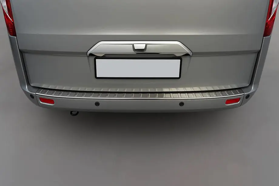 Ford Custom 2013–2022 Chromová lišta nad SPZ (pro kameru, nerez) Image